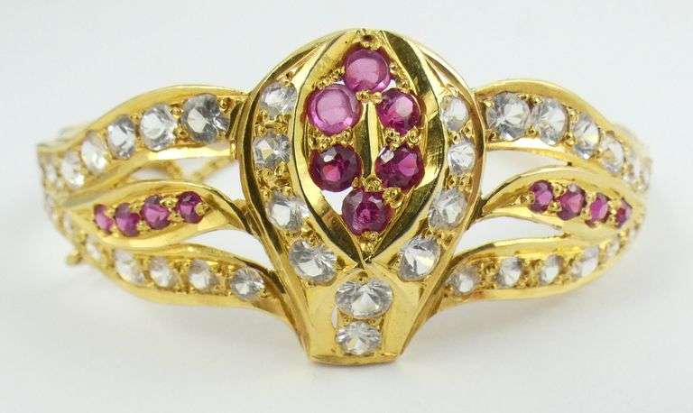 GOLD BANGLE BRACELET