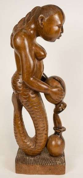 AFRICAN SCHOOL WOOD SCULPTURE