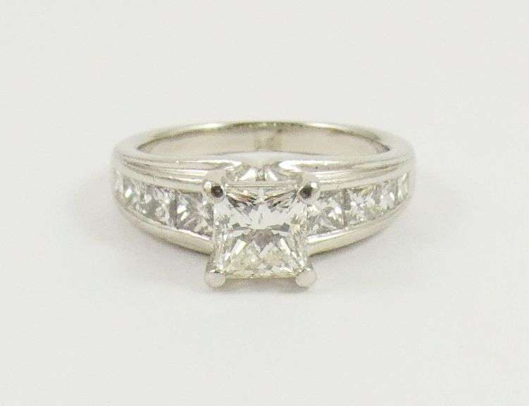 VERY VALUABLE PRINCESS DIAMOND RING