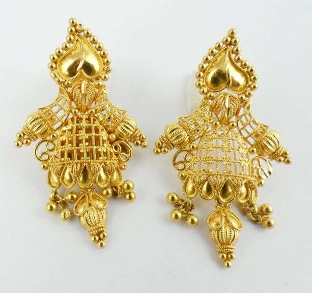PAIR PIERCED EARRINGS