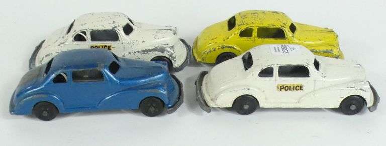 4 TOY CARS