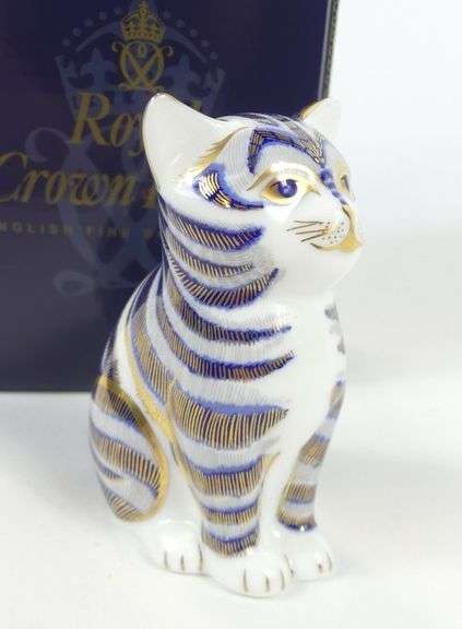 ROYAL CROWN DERBY FIGURINE "SITTING KITTEN"