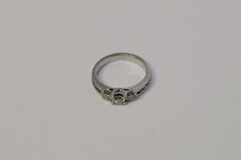 14K DIAMOND RING