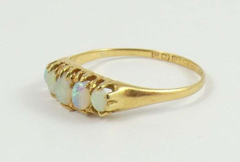 ANTIQUE OPAL RING