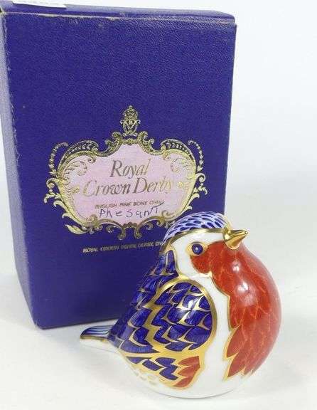 ROYAL CROWN DERBY FIGURINE "ROBIN"