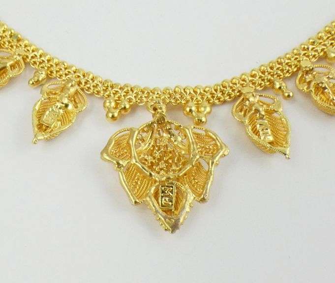 GOLD NECKLACE