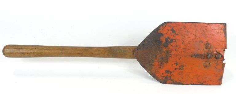 MILITARY ENTRENCHING SHOVEL