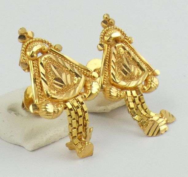 PAIR PIERCED EARRINGS