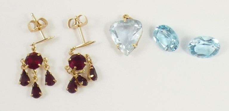 GOLD PENDANT, EARRINGS, GEMSTONES