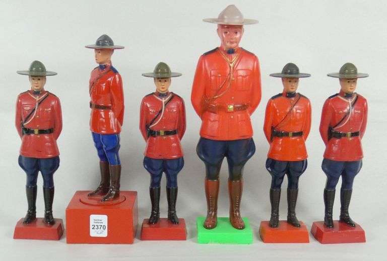 PLASTIC & RUBBER FIGURES