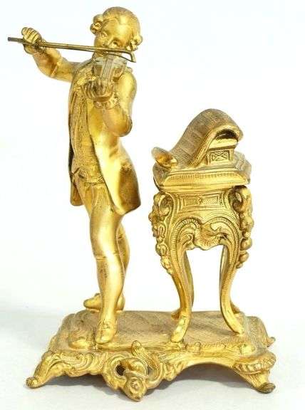 ROBERT CARTER ESTATE COLLECTIBLES & DECORATIVE ARTS