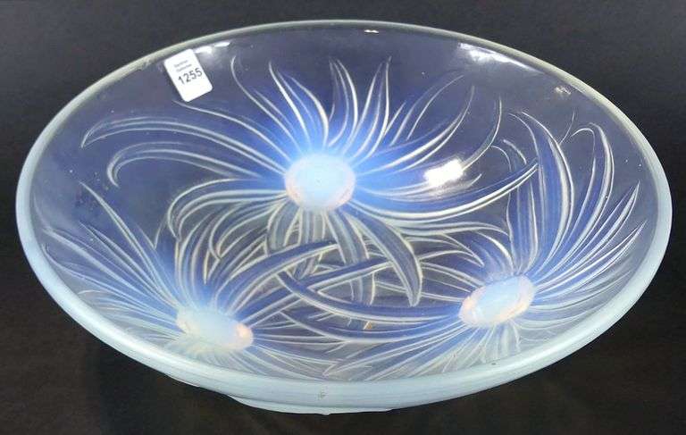 ART GLASS CENTRE BOWL