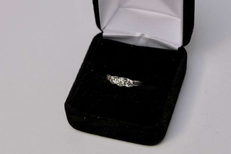 14K DIAMOND RING