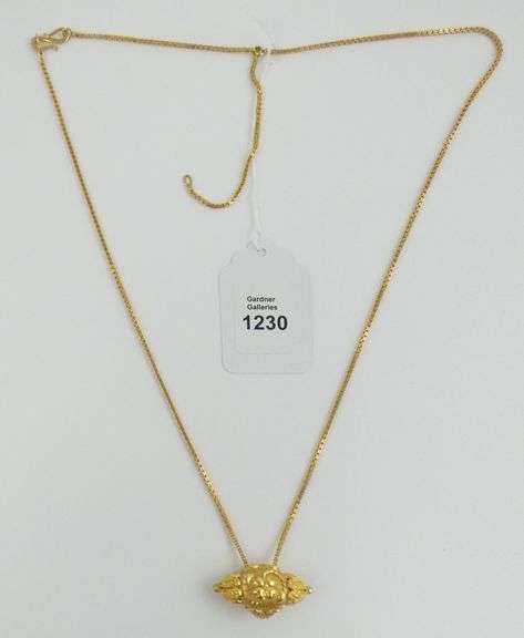 PENDANT ON CHAIN