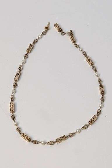 GOLD AND PEARL NECKLACE