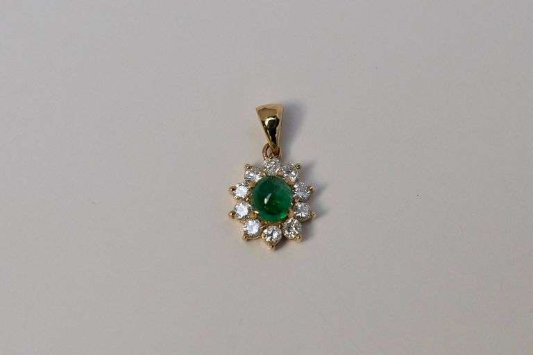 EMERALD & DIAMOND PENDANT