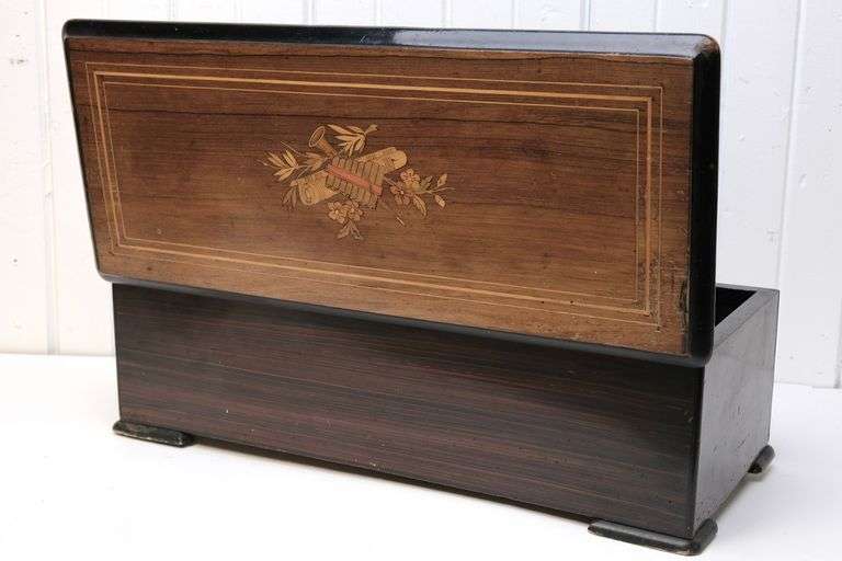 SWISS MUSIC BOX