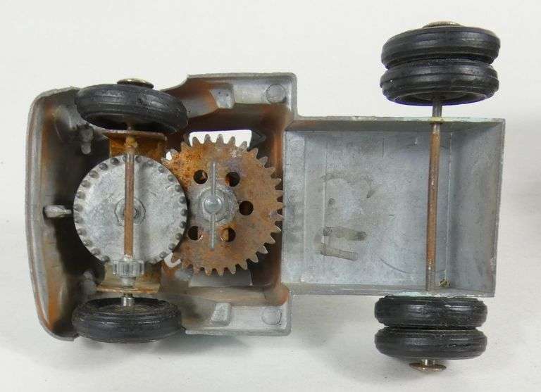 2 LONDON TOY TRACTOR TRAILERS