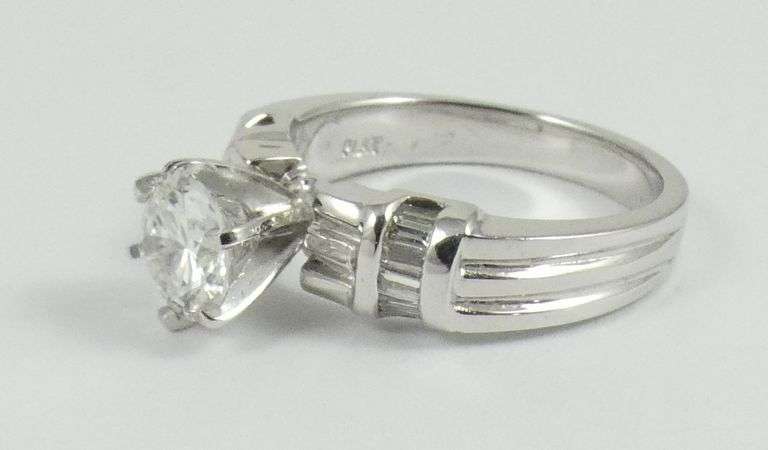 CERTIFIED DIAMOND RING