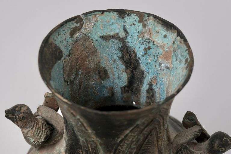 CHINESE BRONZE VASE