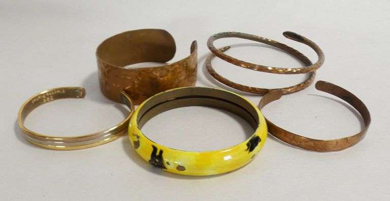 VINTAGE FASHION JEWELLERY