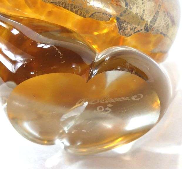 ART GLASS VASE