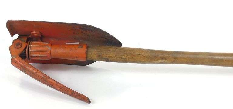 MILITARY ENTRENCHING SHOVEL