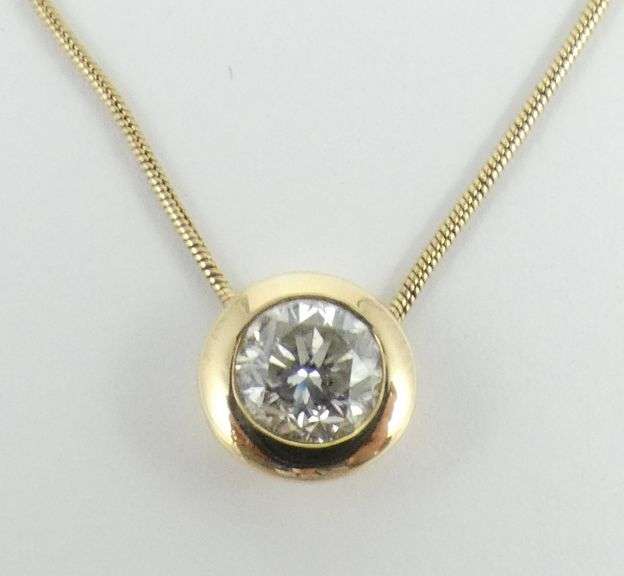 DIAMOND PENDANT NECKLACE