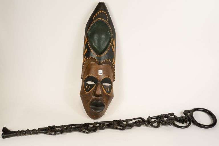 2 AFRICAN WOOD CARVINGS