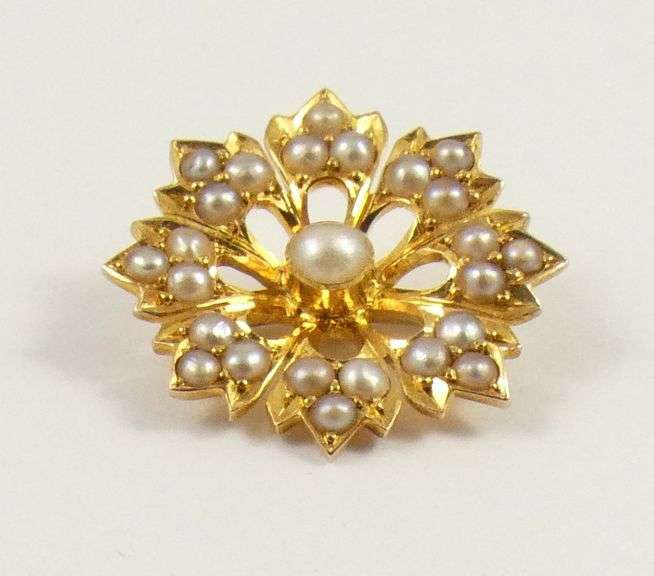 SMALL GOLD PIN PENDANT