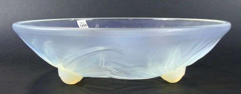 ART GLASS CENTRE BOWL