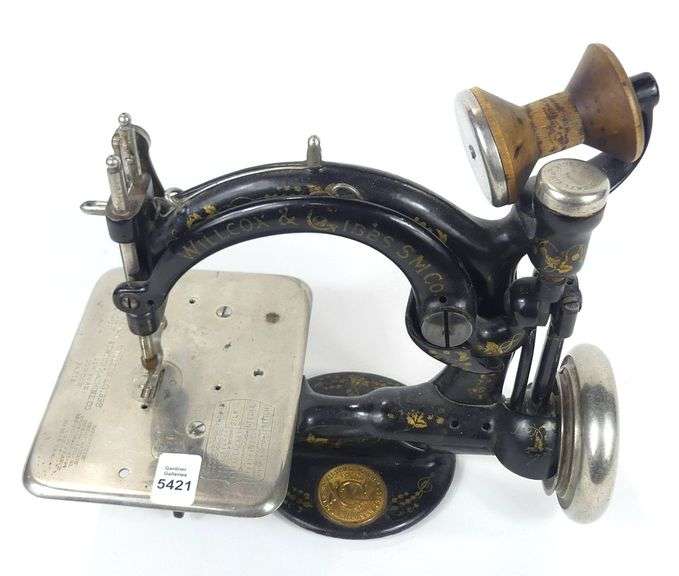 WILCOX & GIBBS SEWING MACHINE
