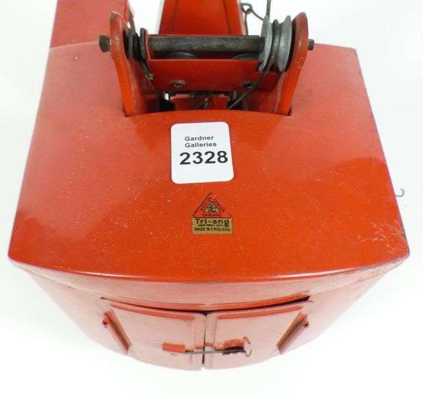 MANUAL EXCAVATOR TOY