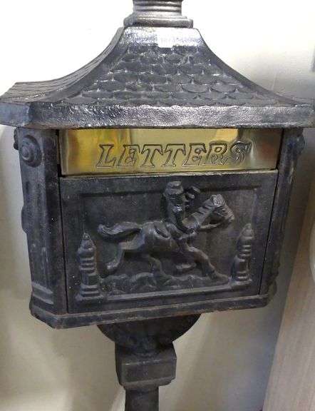 CAST IRON MAILBOX