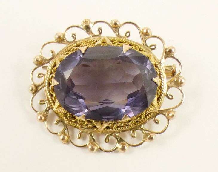 VINTAGE GOLD BROOCH