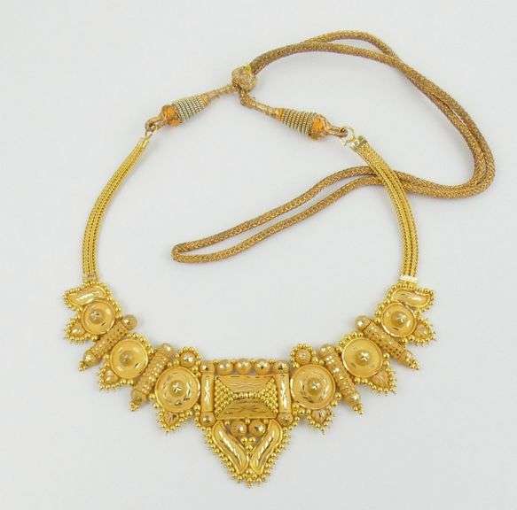 GOLD NECKLACE