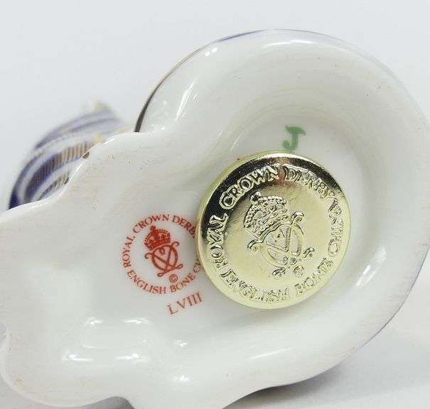 ROYAL CROWN DERBY FIGURINE "SITTING KITTEN"