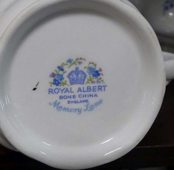 ROYAL ALBERT "MEMORY LANE" TEA AND COFFEE SERVICE