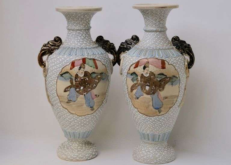 PAIR OF SATSUMA MORIAGE VASES