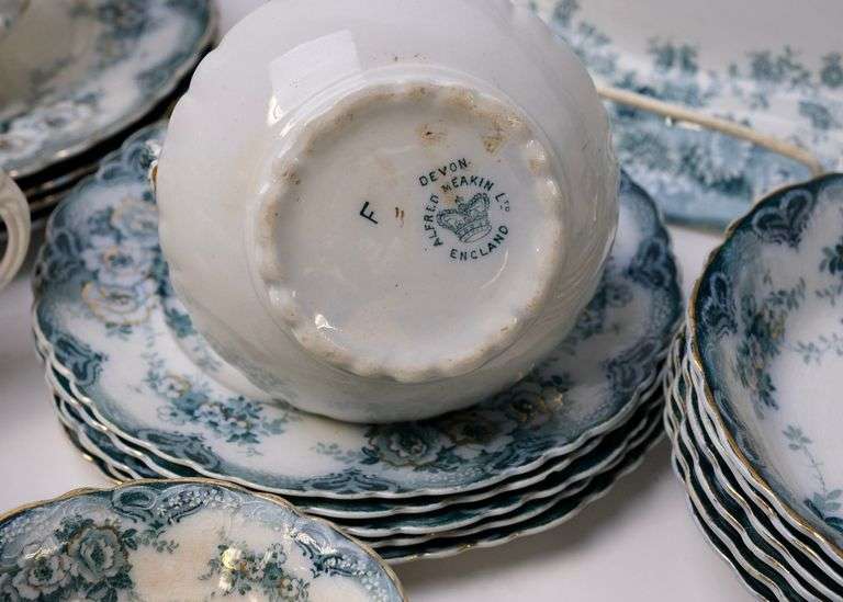 MISCELLANEOUS DINNERWARE