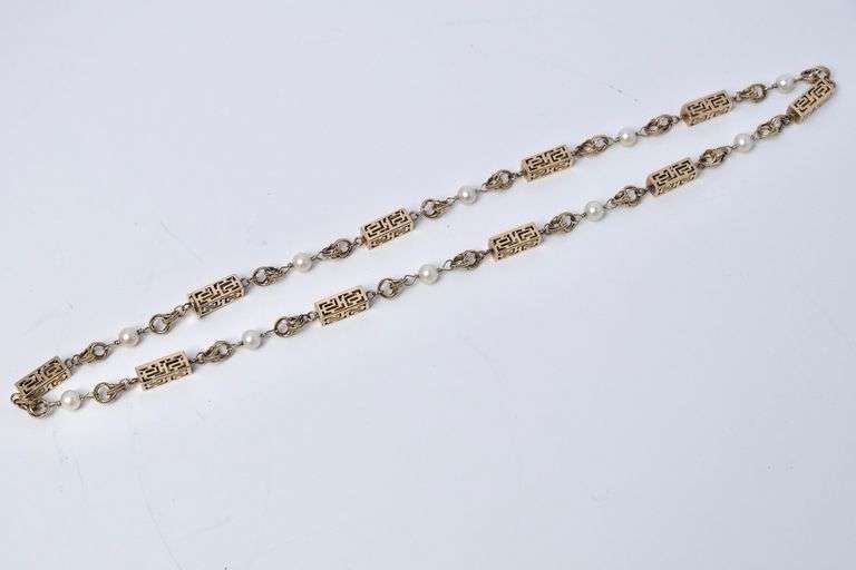 GOLD AND PEARL NECKLACE