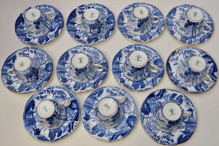 ROYAL CROWN DERBY