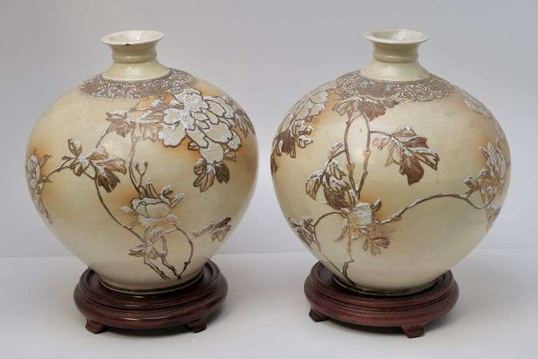 PAIR OF SATSUMA VASES
