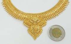 GOLD NECKLACE