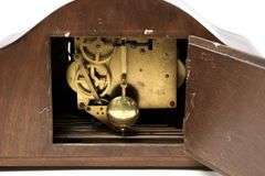 MANTEL CLOCK