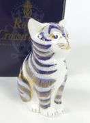 ROYAL CROWN DERBY FIGURINE "SITTING KITTEN"