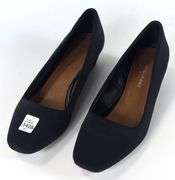 PAIR DONALD J. PLINER BLOCK HEEL PUMPS