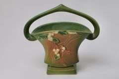 ROSEVILLE POTTERY VASE AND POCKET