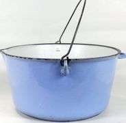 LARGE VOLLRATH CAST IRON POT