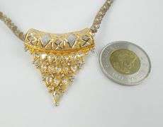 GOLD PENDANT NECKLACE